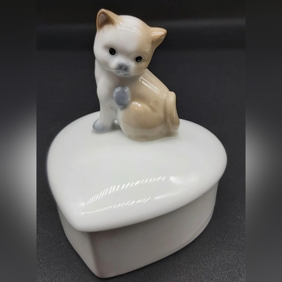 Vintage Otagiri porcelain heart trinket box with kitten. - Picture 1 of 8